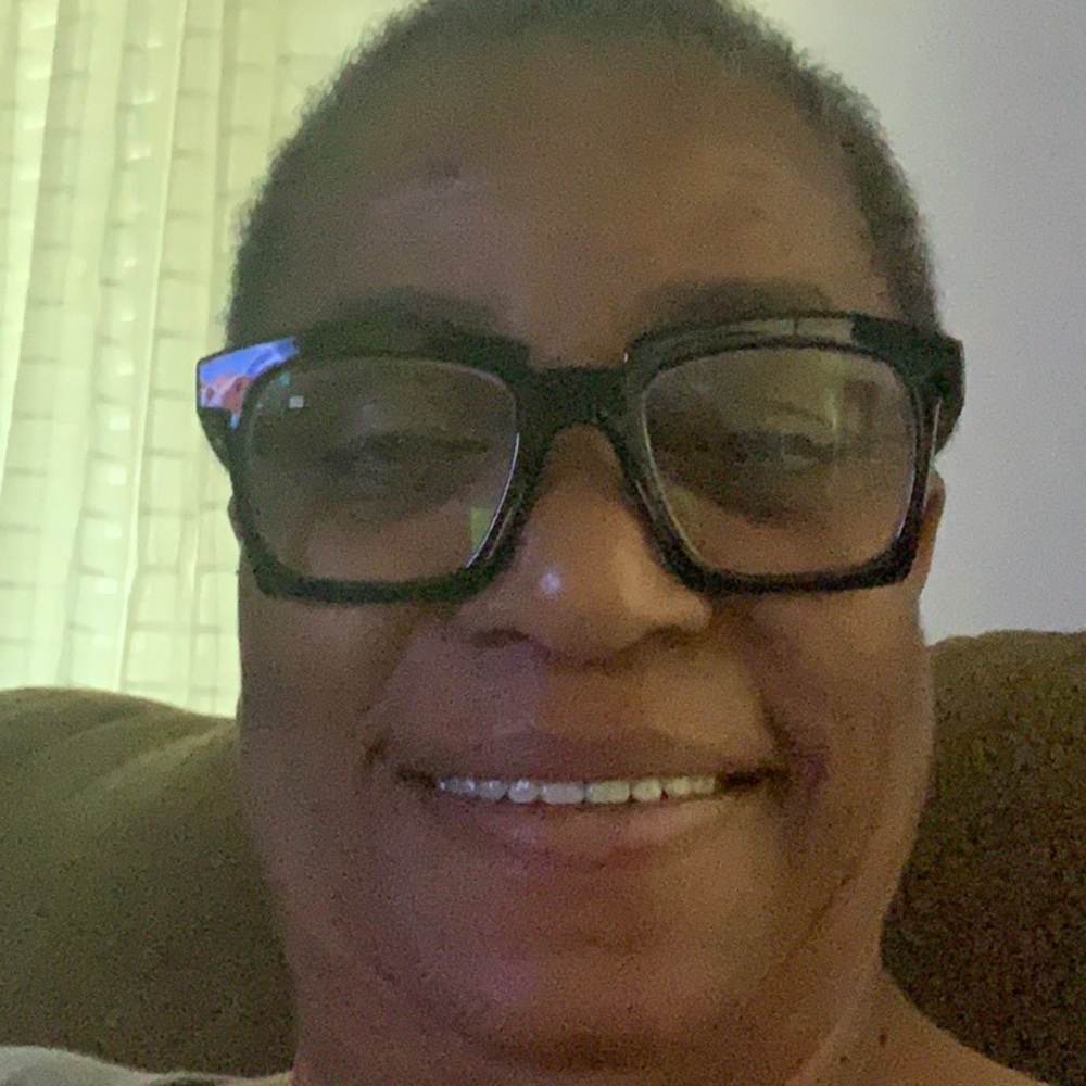 Meet your Posher, Pam